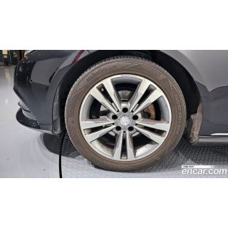 740476
