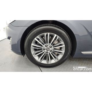 733516