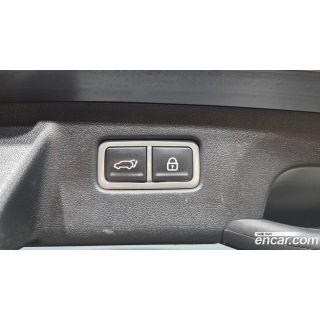 908930