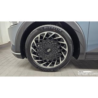 189300