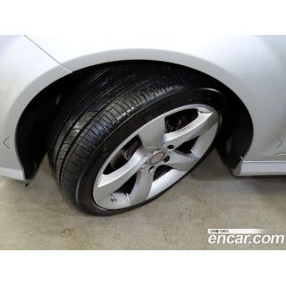 369360