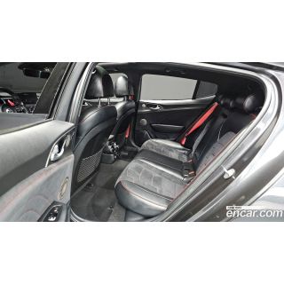 917698