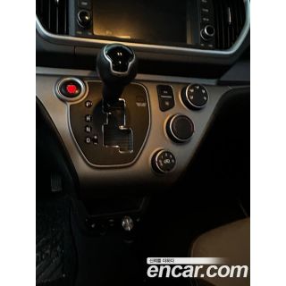 899230