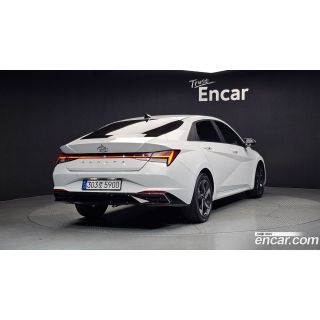 881607