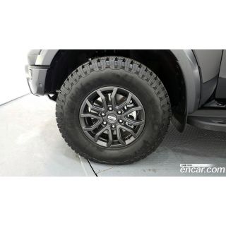 932521