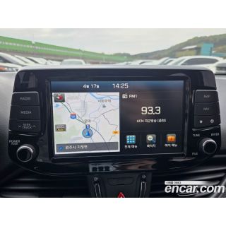 561111