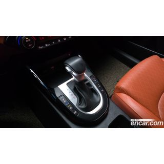 307633