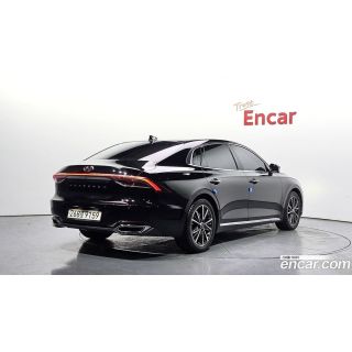 889942