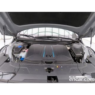 825763