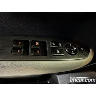 561238