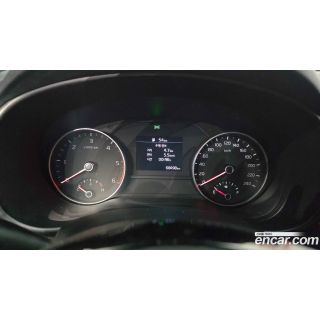 572764