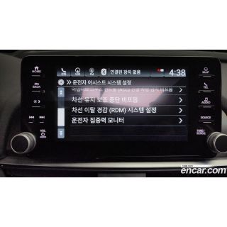 727618