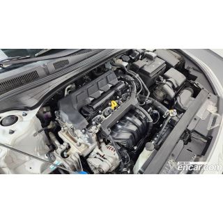635743