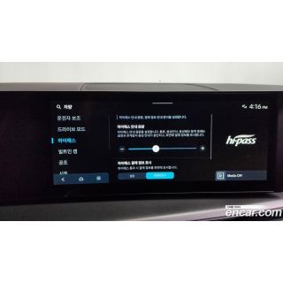 647743