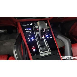 572782
