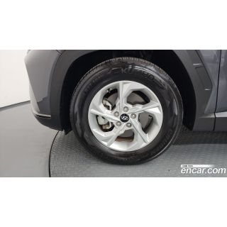 568712