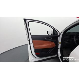 944703