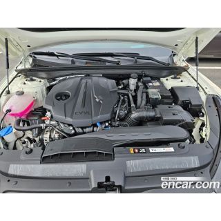 907737