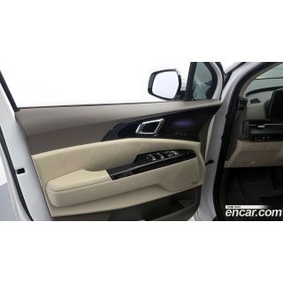 303670