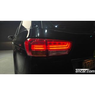 799438