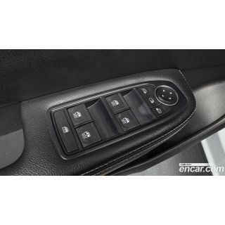 979527