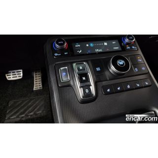 821647