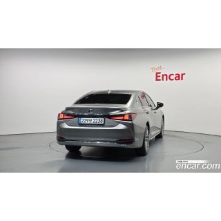 992593