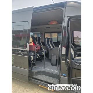 890560