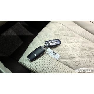 358300