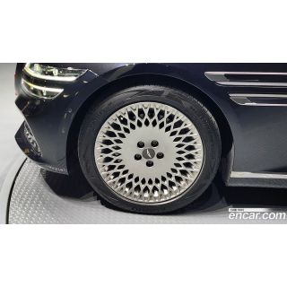 730884
