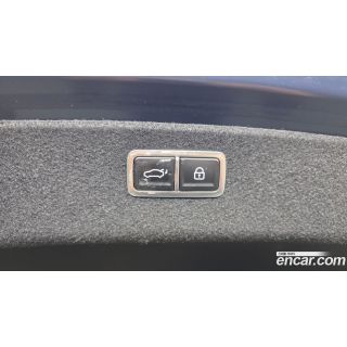 898879