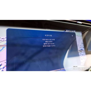 835702