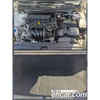 985877