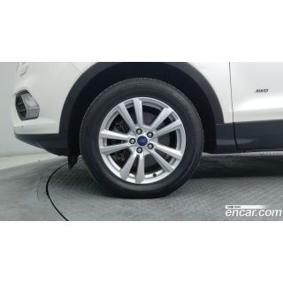 887649