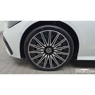 879368