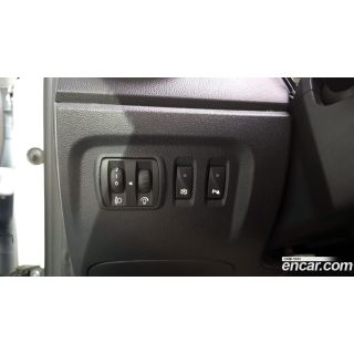736833