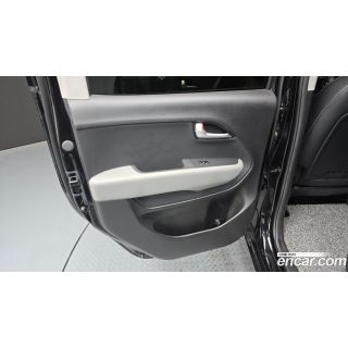 979713