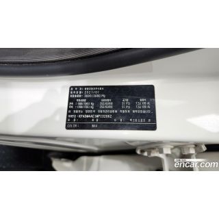 367699