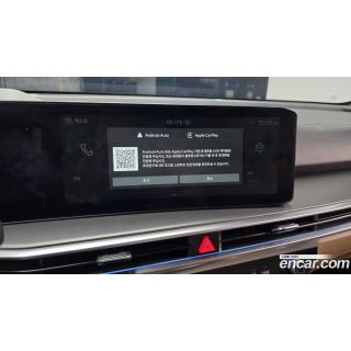 891358