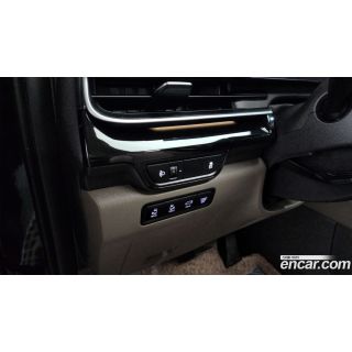 911608