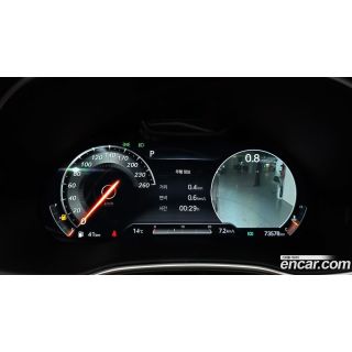 981677