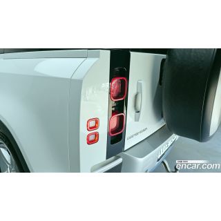 895925