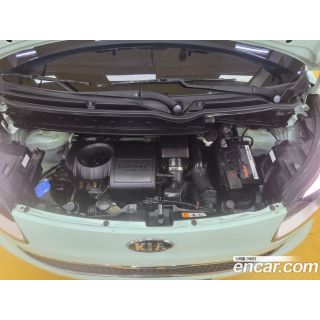 998026