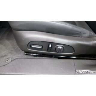 911797