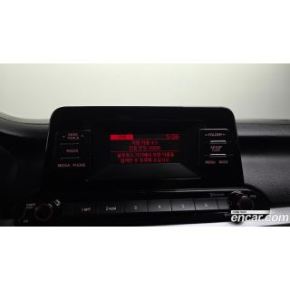 749025