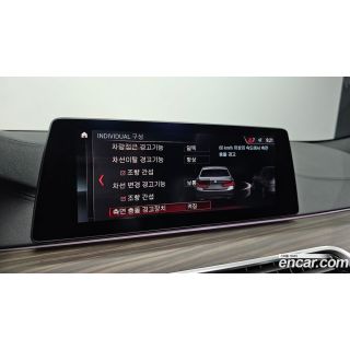 880991