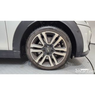 915722