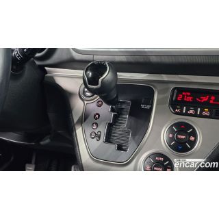 878302