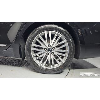 586977