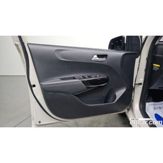 858025